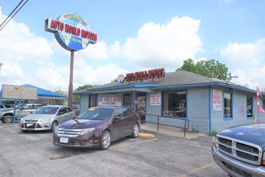 4800 Rigsby Ave, San Antonio, TX à louer - Photo du bâtiment - Image 1 de 11