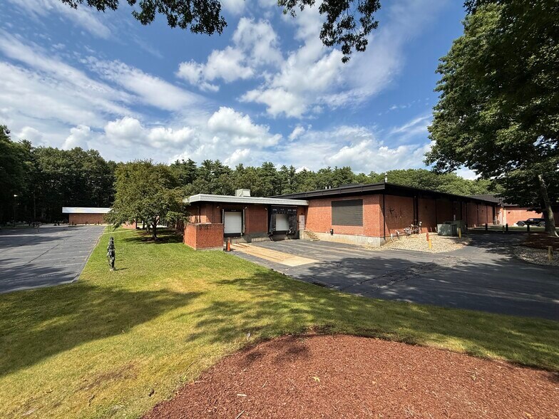 50 Tower Ln, Avon, CT for sale - Building Photo - Image 3 of 19