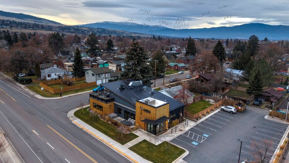 2413 S Higgins Ave, Missoula, MT à vendre - Photo du bâtiment - Image 2 de 46