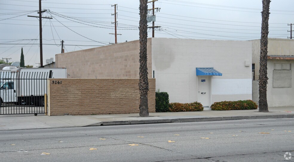 5273-5275 E Washington Blvd, Commerce, CA for sale - Building Photo - Image 2 of 21