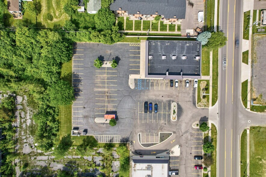 3802 E Court St, Flint, MI à louer - Photo du bâtiment - Image 3 de 47