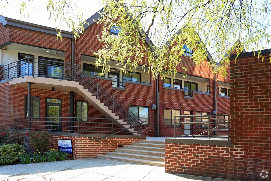 4400 MacArthur Blvd NW, Washington, DC à vendre - Photo du bâtiment - Image 2 de 16