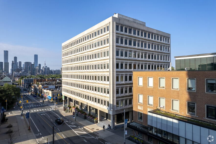 1300 Yonge St, Toronto, ON à louer - Photo du bâtiment - Image 3 de 6