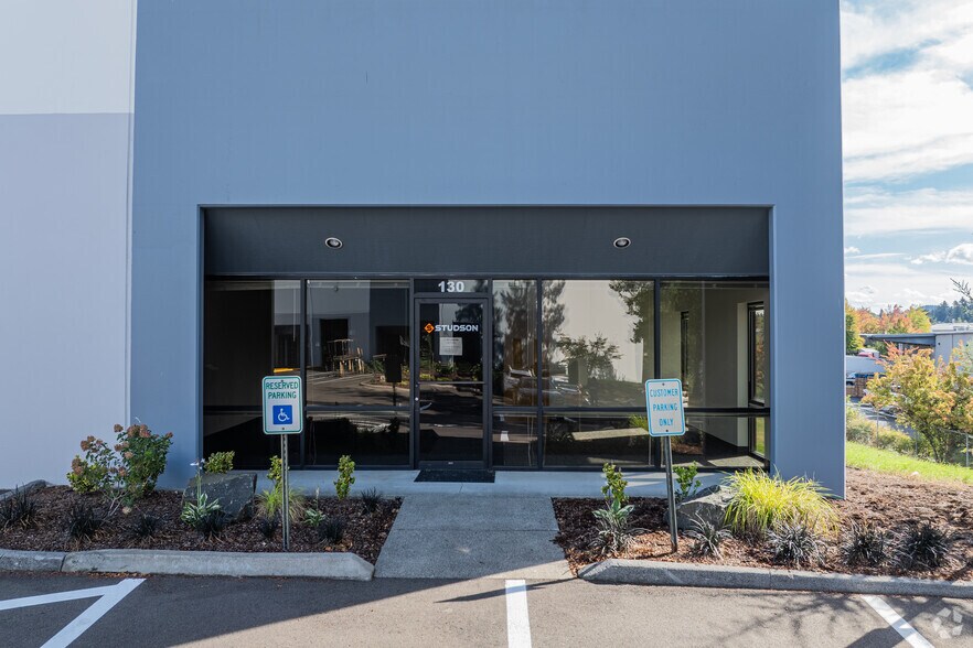 7500 SW Tech Center Dr, Tigard, OR à louer - Photo du bâtiment - Image 3 de 4