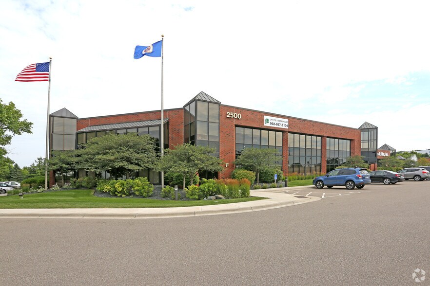 2500 Cr-42 W, Burnsville, MN for sale - Building Photo - Image 1 of 7