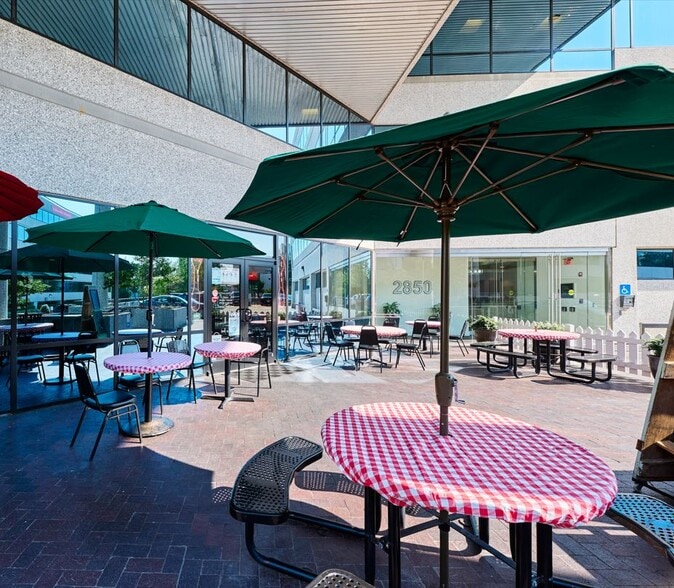 2850 Eisenhower Ave, Alexandria, VA for lease - Building Photo - Image 2 of 10