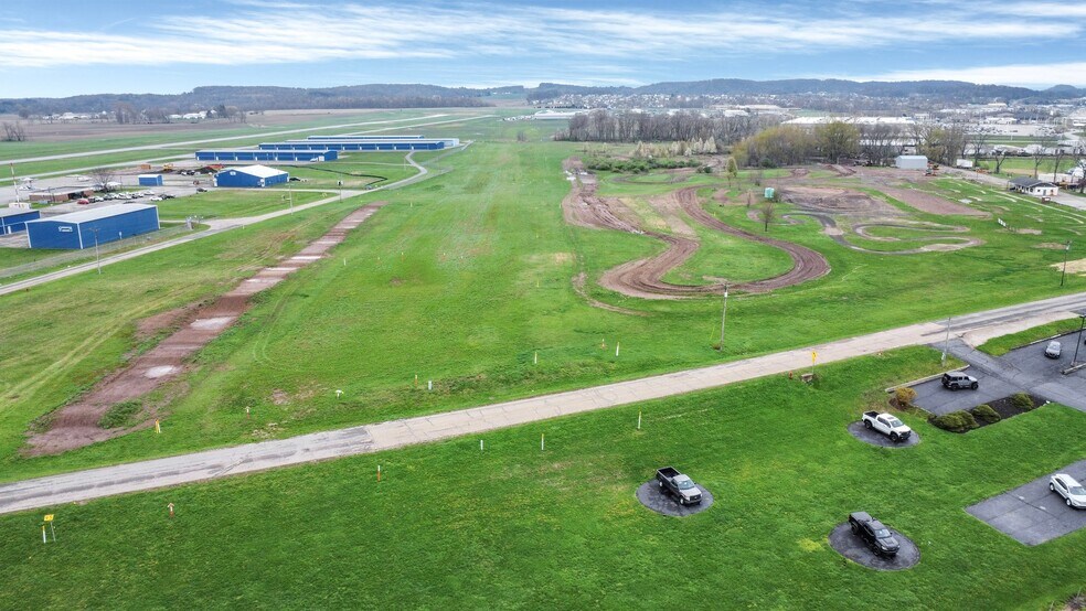 3240 Old Columbus Rd NW, Carroll, OH à vendre - Photo du bâtiment - Image 3 de 22