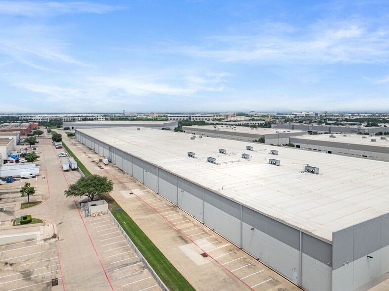 3700 W Royal Ln, Irving, TX à louer - Photo du bâtiment - Image 1 de 2