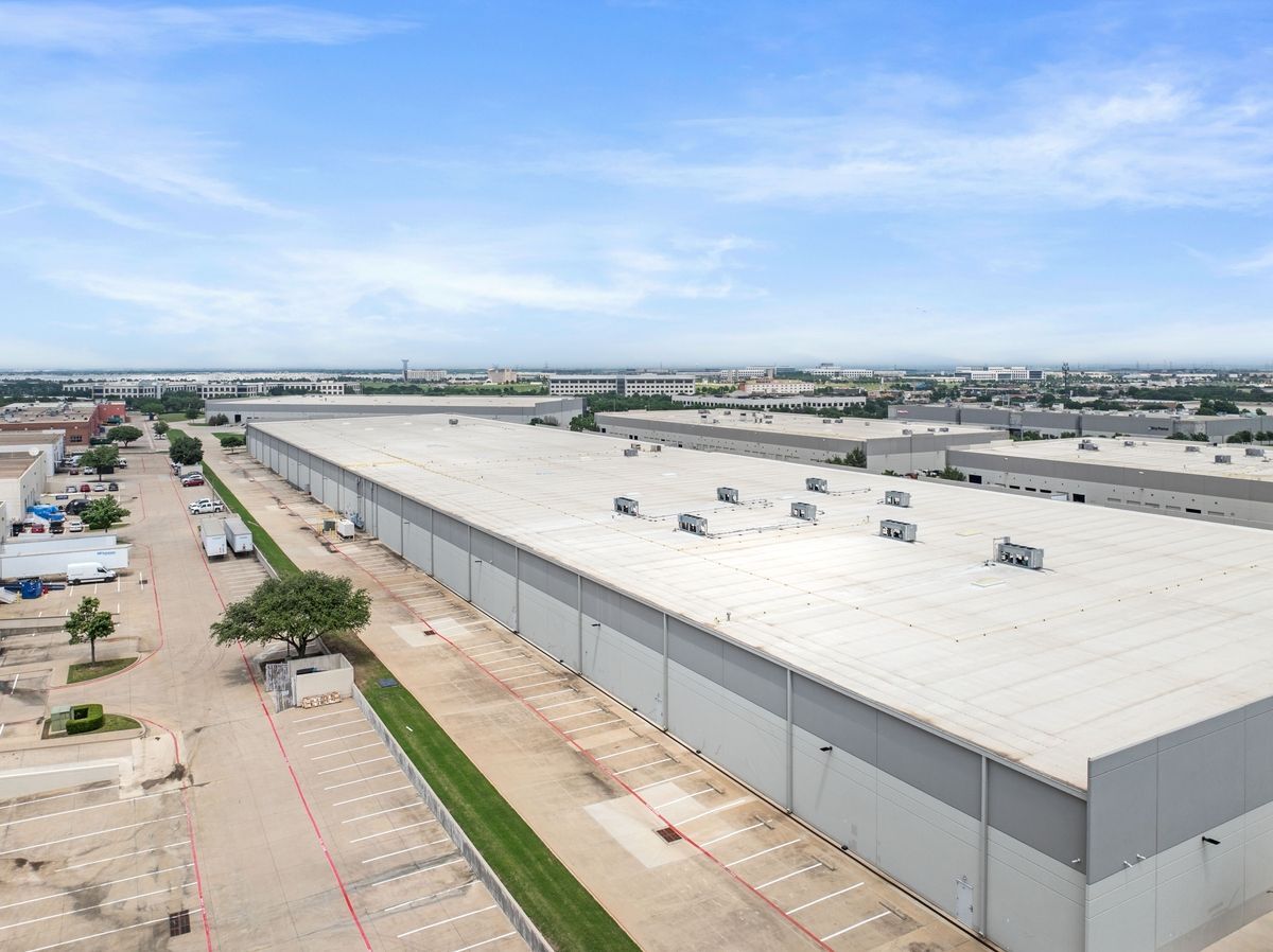 3700 W Royal Ln, Irving, TX à louer Photo du bâtiment- Image 1 de 3