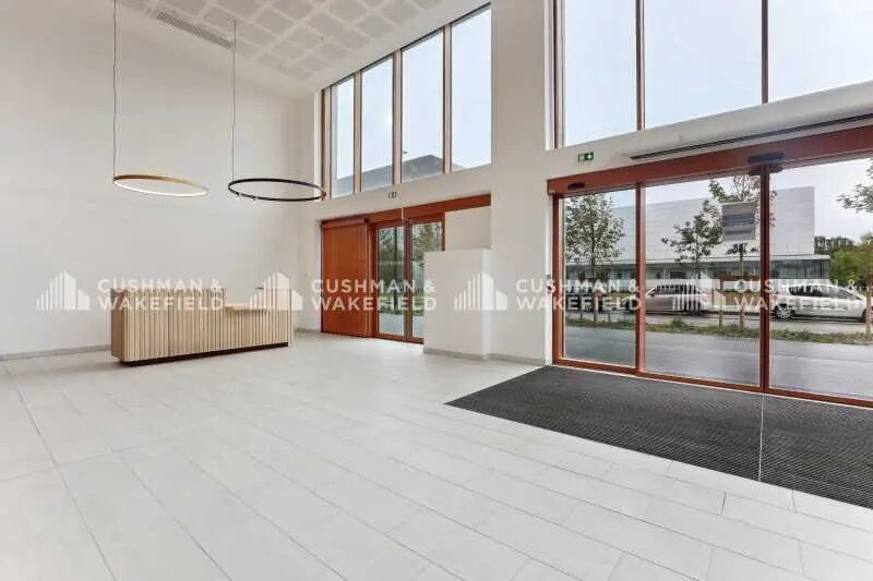 Bureau dans Palaiseau à louer - Hall d’entrée - Image 2 de 12
