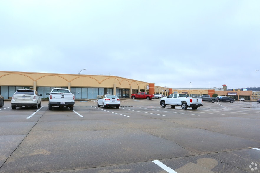 2901-3111 Azalea Park Dr, Muskogee, OK for lease - Building Photo - Image 3 of 4