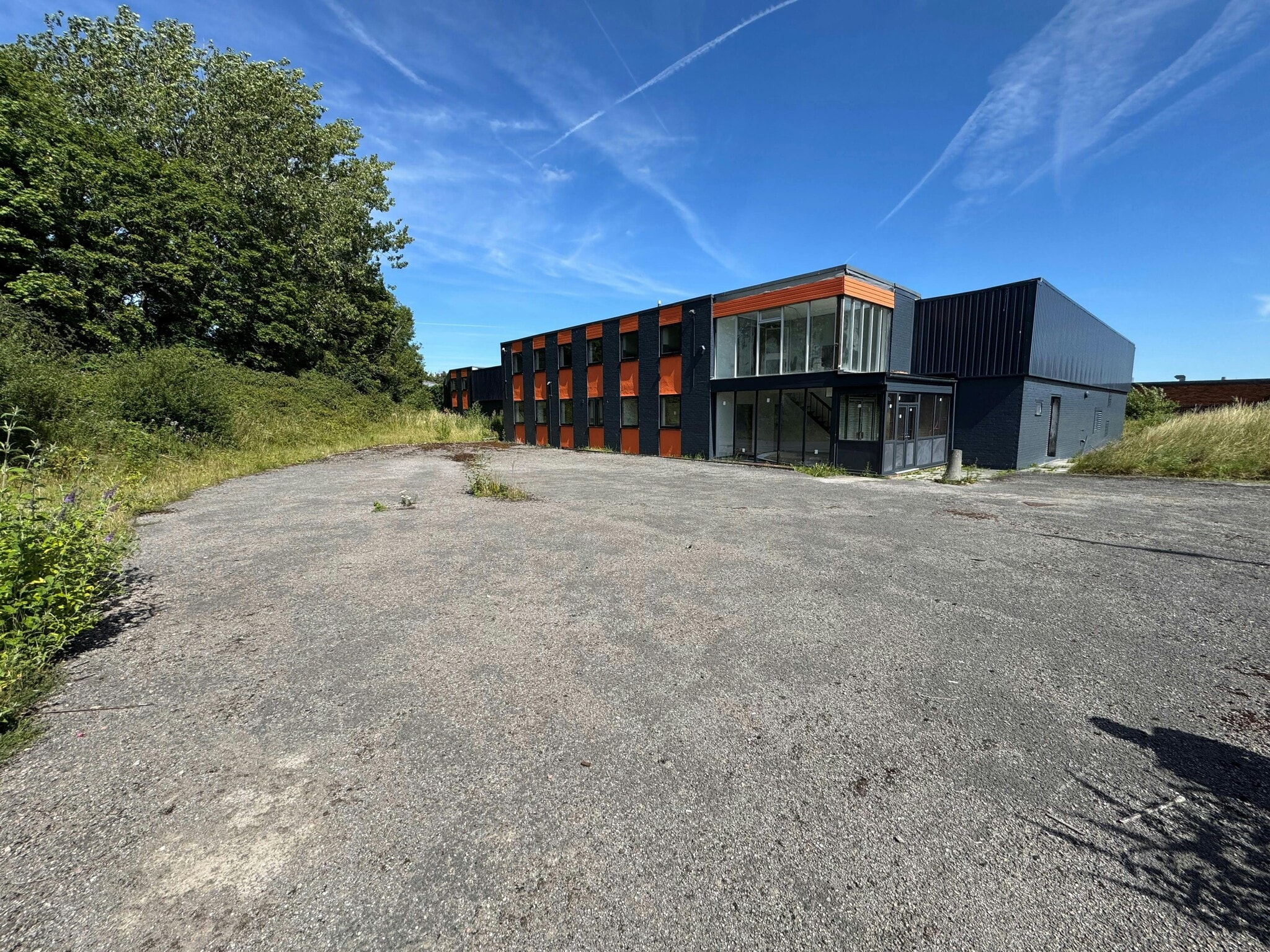 5 Holt Ln, Liverpool for lease Building Photo- Image 1 of 4