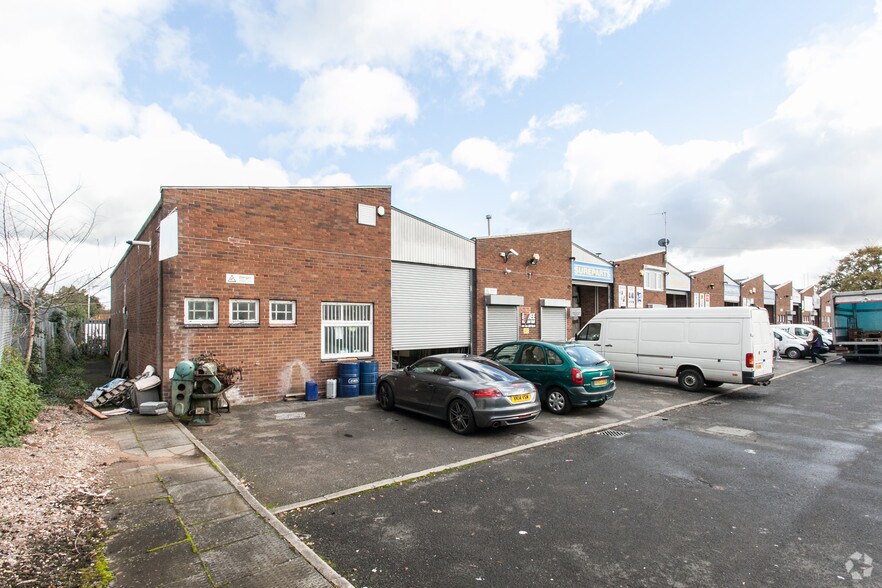 Howard Rd, Redditch à louer - Photo du bâtiment - Image 2 de 2