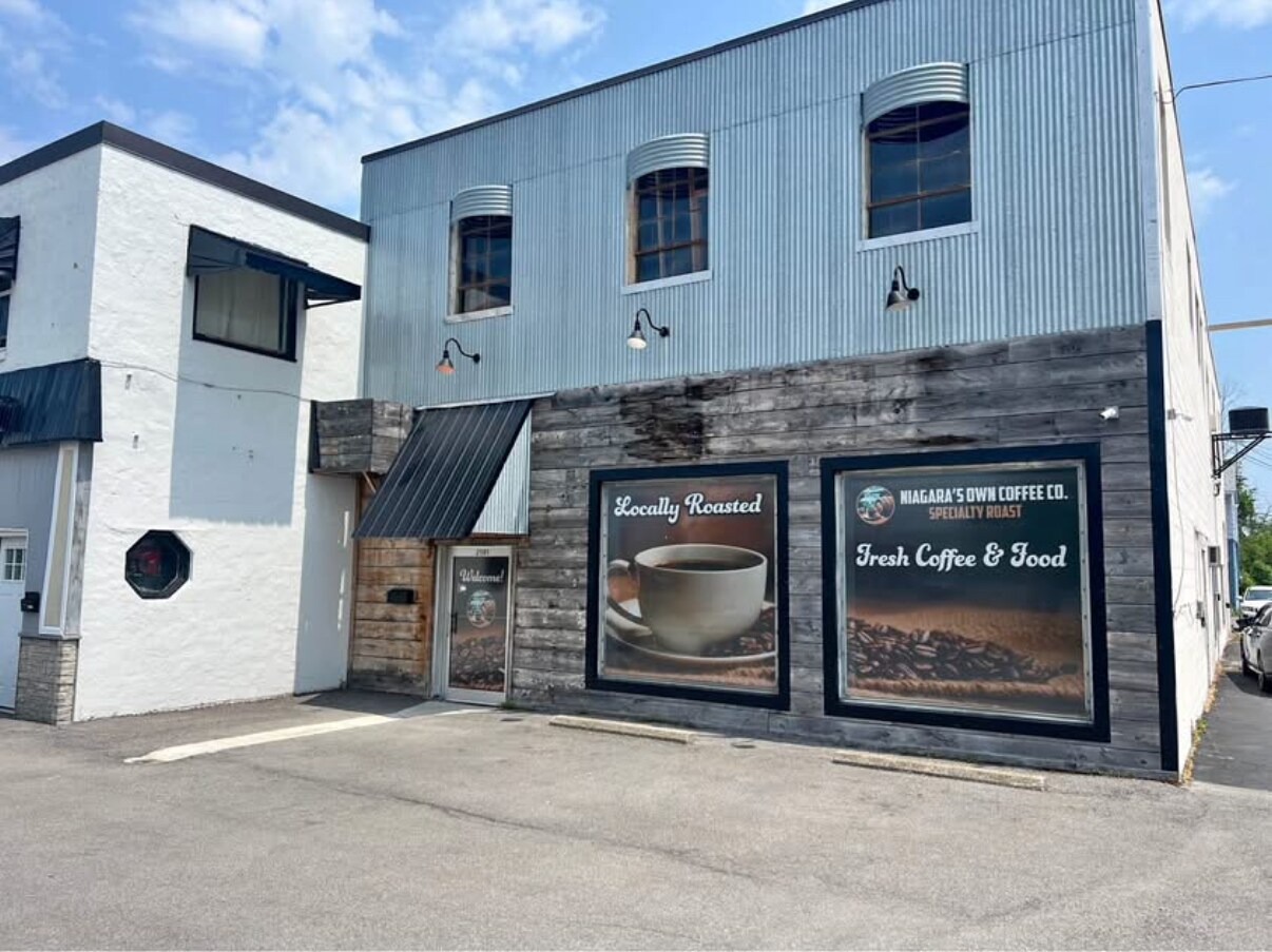 2101 Military Rd, Niagara Falls, NY à vendre Photo du bâtiment- Image 1 de 1