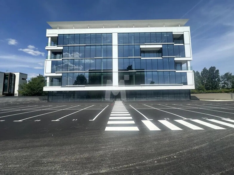 Office in Évry-Courcouronnes for lease - Building Photo - Image 2 of 12