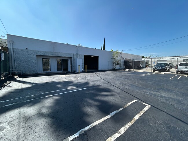 More details for 16140 Leadwell St, Van Nuys, CA - Industrial for Lease