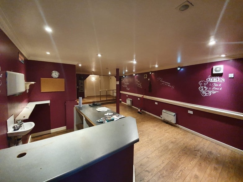 20 Whitburn Rd, Bathgate for sale - Interior Photo - Image 1 of 2