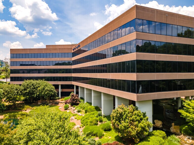 1600 Parkwood Cir SE, Atlanta, GA à louer - Photo du bâtiment - Image 3 de 9