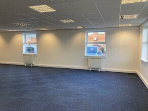 Gander Ln, Barlborough for lease Interior Photo- Image 2 of 5