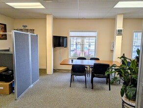 33 Bullet Hill Rd, Southbury, CT for lease Interior Photo- Image 1 of 4