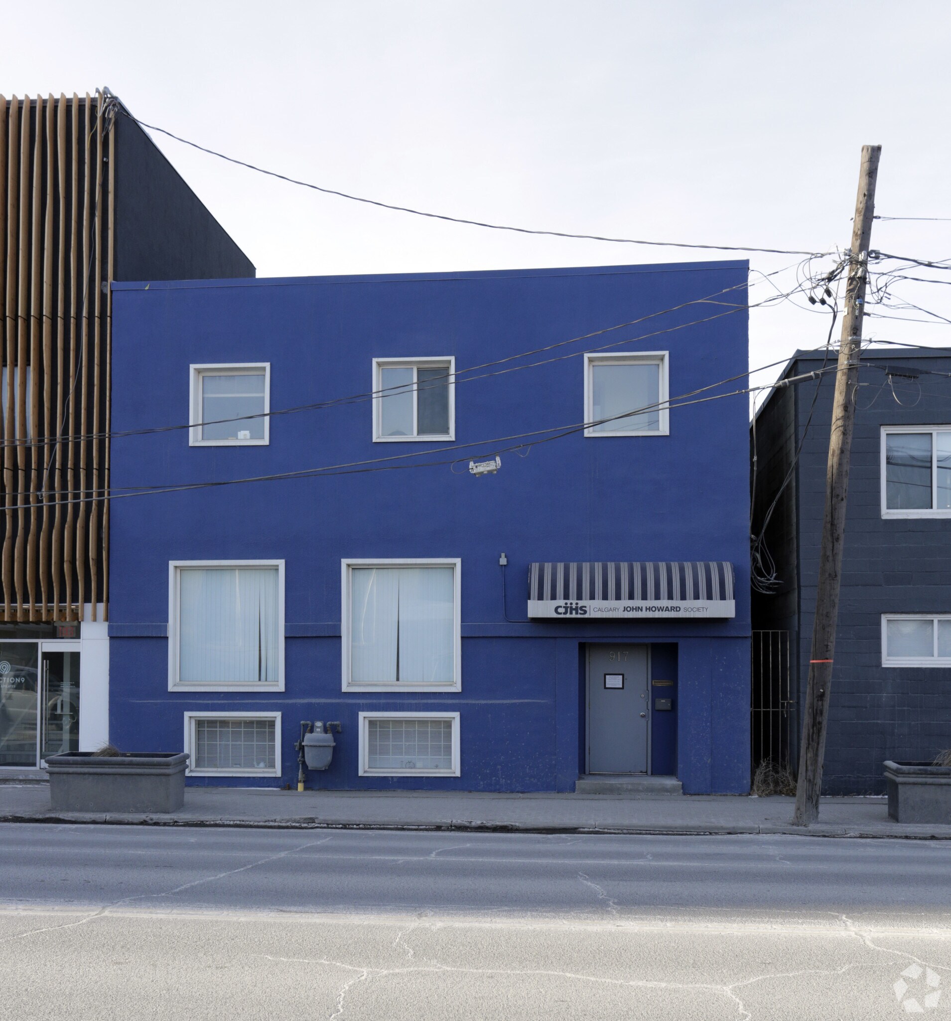 917 9th Ave SE, Calgary, AB for sale Primary Photo- Image 1 of 1