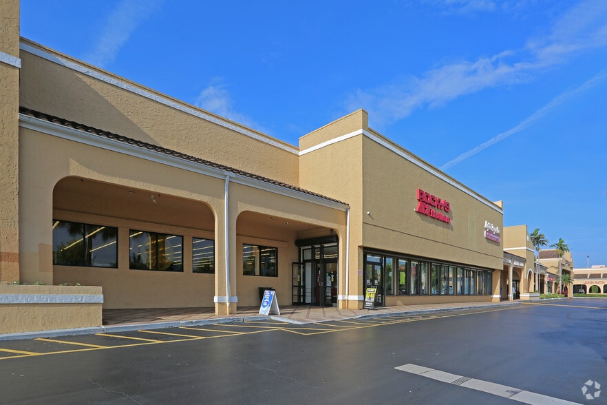 566-700 N US Highway 1, Tequesta, FL à louer - Photo du bâtiment - Image 3 de 7