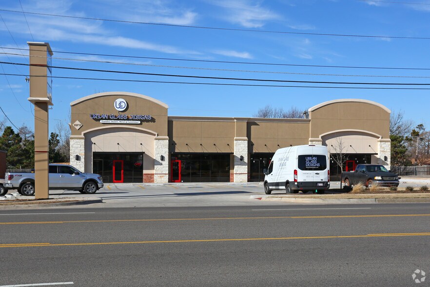 10717 N May Ave, The Village, OK à louer - Photo du bâtiment - Image 2 de 11