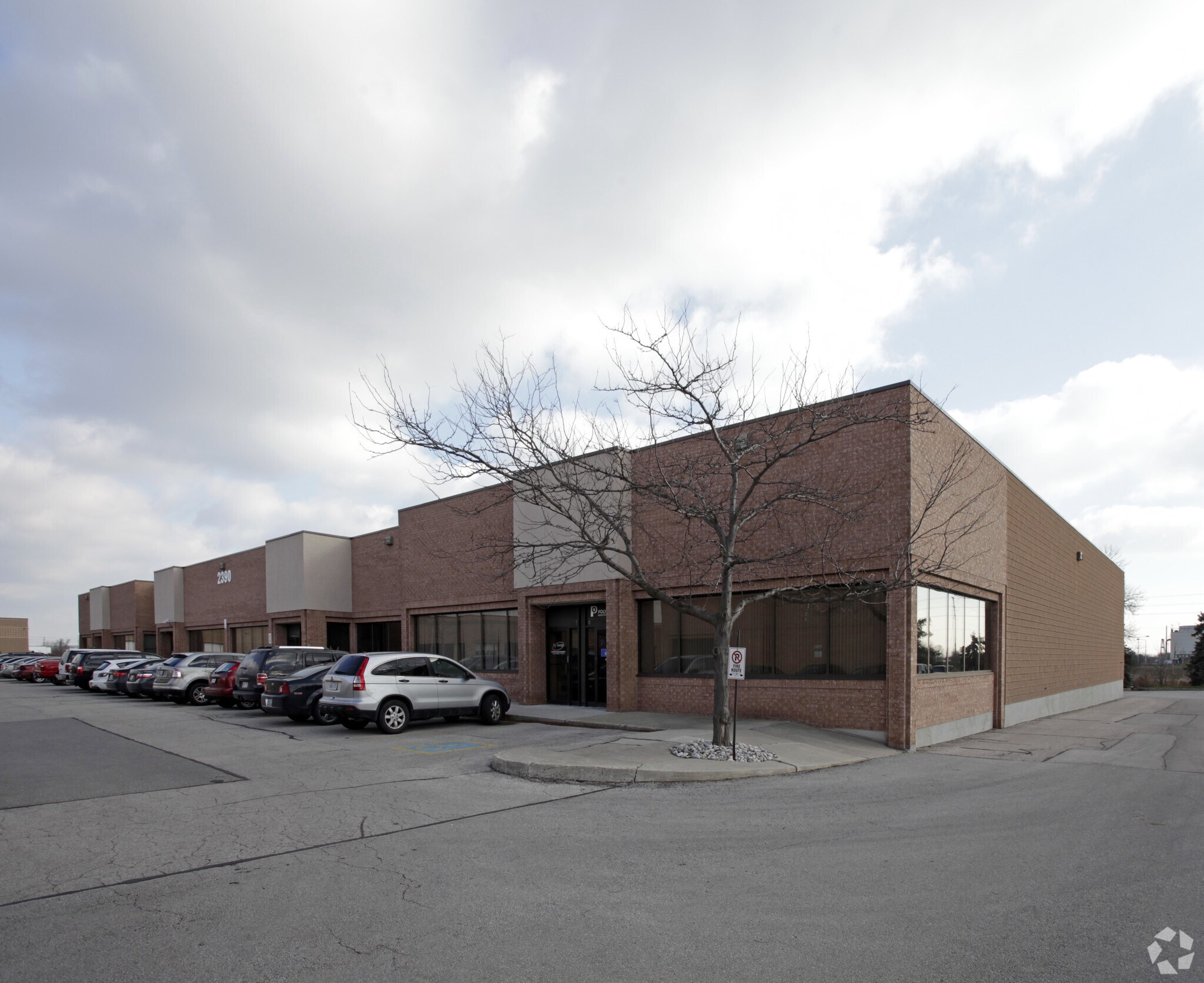 2390 Wyecroft Rd, Oakville, ON for sale Primary Photo- Image 1 of 1