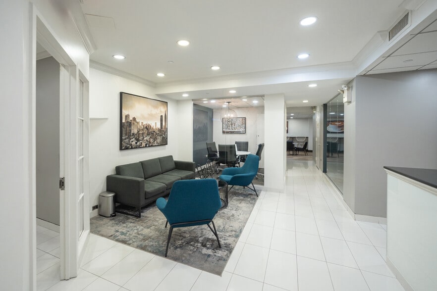 521 Fifth Ave, New York, NY for lease - Interior Photo - Image 1 of 10