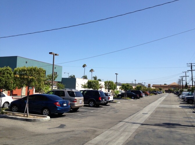 13901-13915 Van Ness Ave, Gardena, CA à louer - Photo du bâtiment - Image 3 de 14