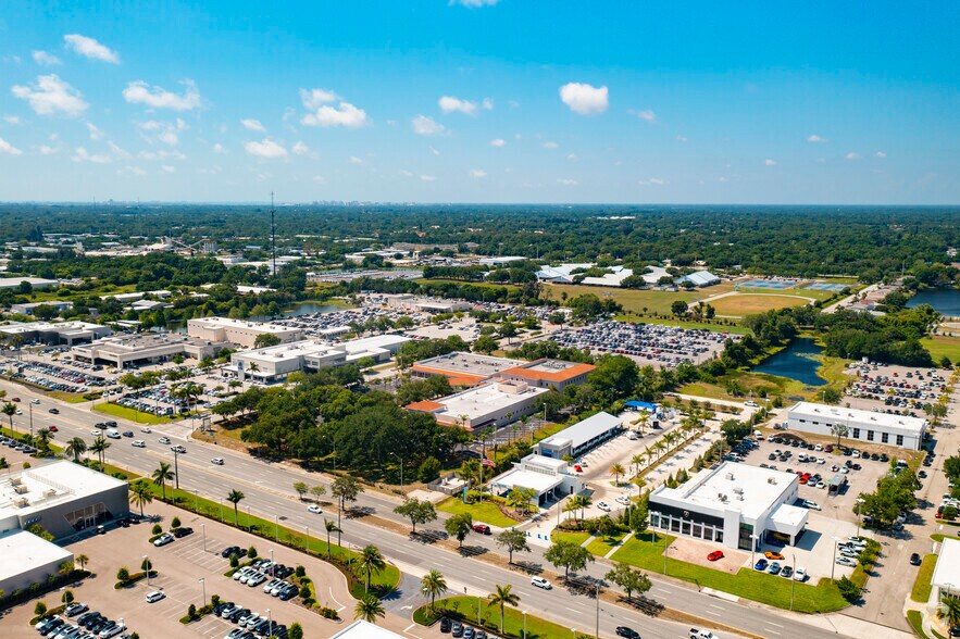 4937 Clark Rd, Sarasota, FL à vendre - Aérien - Image 2 de 16