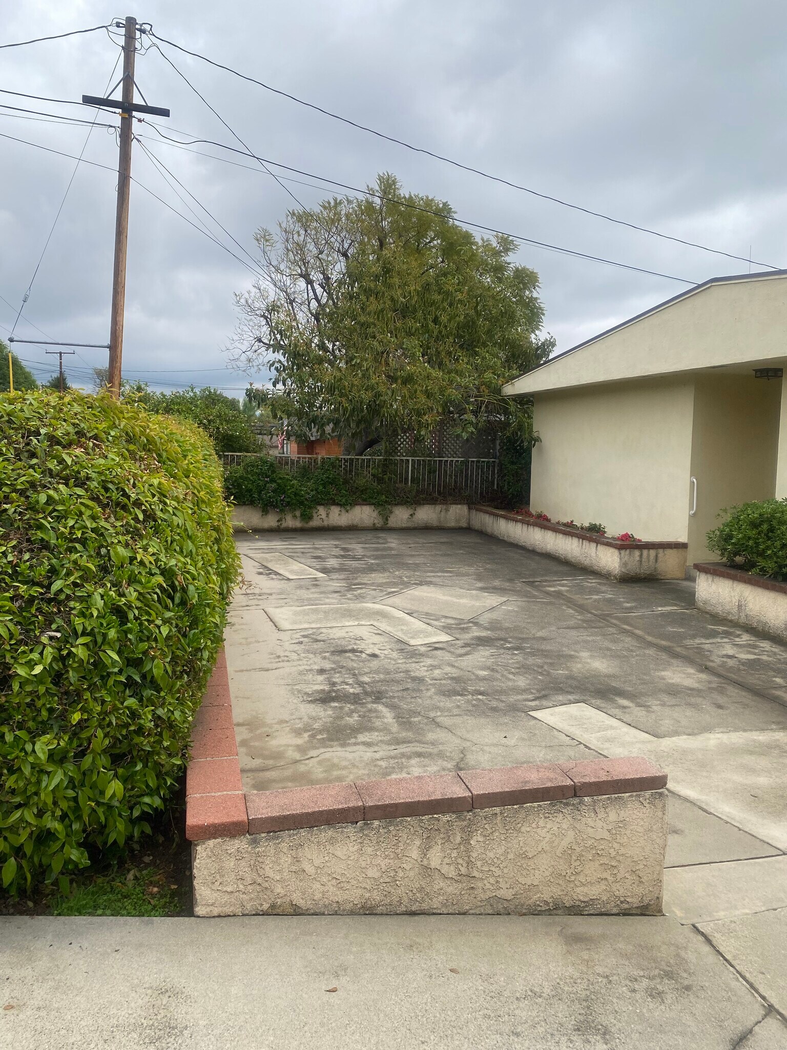 212 N Lima St, Sierra Madre, CA à louer Photo principale- Image 1 de 8