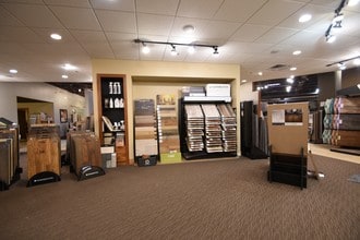 3223 13th Ave S, Fargo, ND for lease Interior Photo- Image 2 of 5