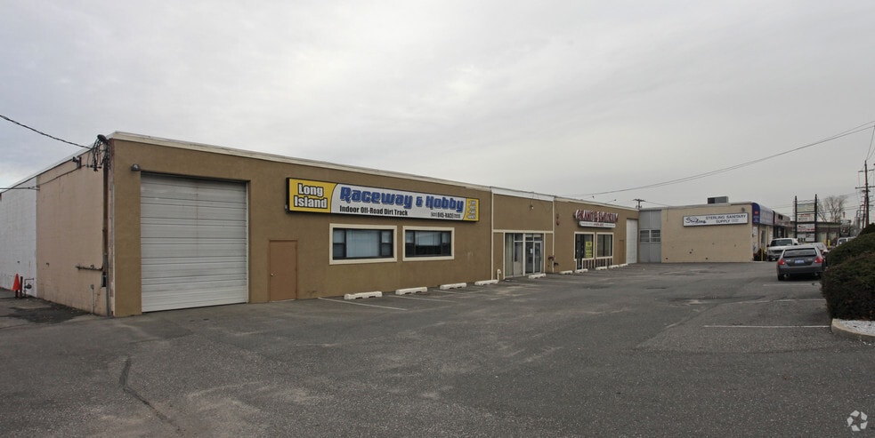 909-913 Conklin St, Farmingdale, NY for lease - Building Photo - Image 1 of 1