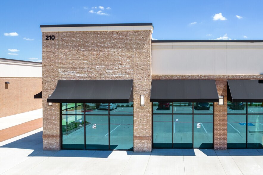 210-260 N Coit Rd, McKinney, TX à louer - Photo du bâtiment - Image 3 de 8