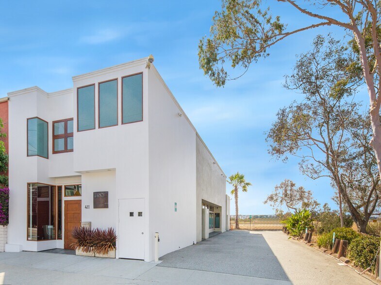 411 Culver Blvd, Playa Del Rey, CA à vendre - Photo du bâtiment - Image 1 de 19