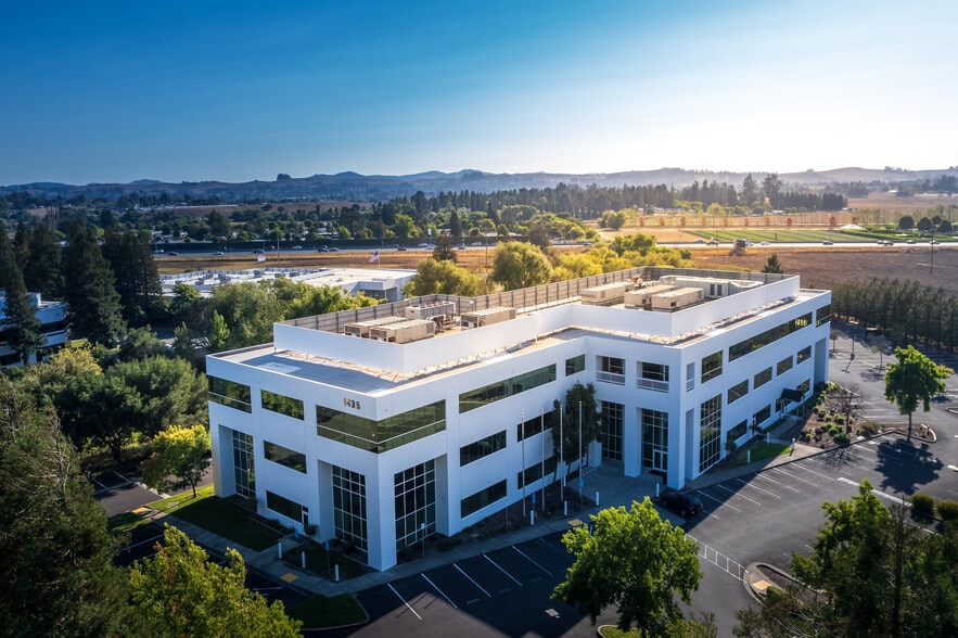 1435 N McDowell Blvd, Petaluma, CA for lease - Building Photo - Image 3 of 14
