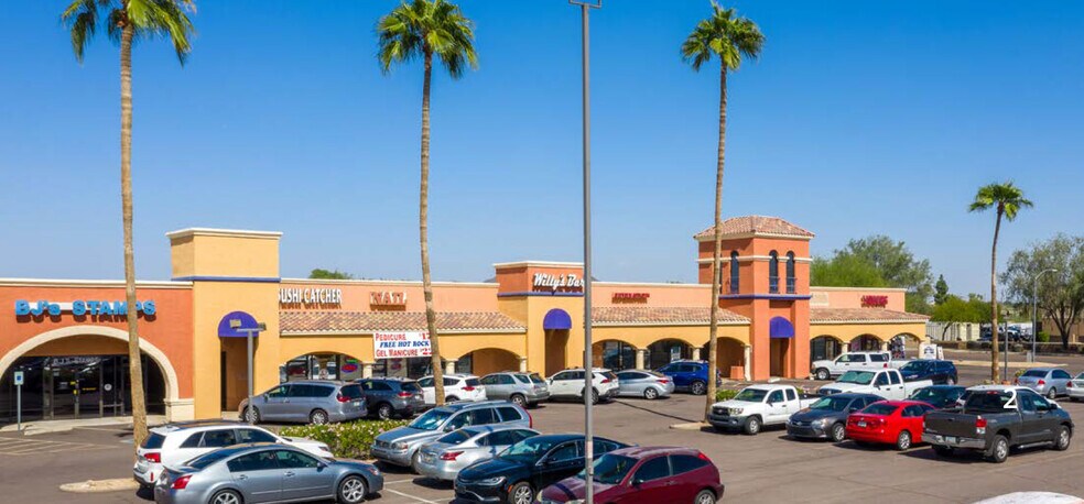 6300-6390 W Bell Rd, Glendale, AZ à louer - Photo du bâtiment - Image 2 de 7