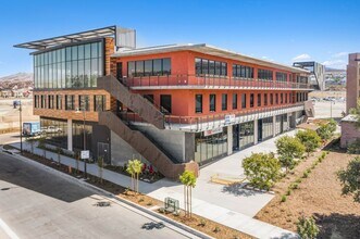 27651 Lincoln Pl, Santa Clarita, CA for lease Building Photo- Image 2 of 7