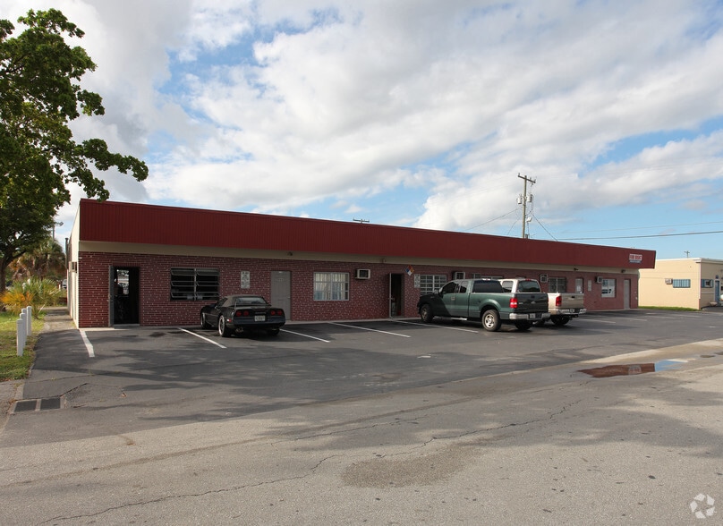 872-892 NE 42nd St, Fort Lauderdale, FL for sale - Building Photo - Image 1 of 3