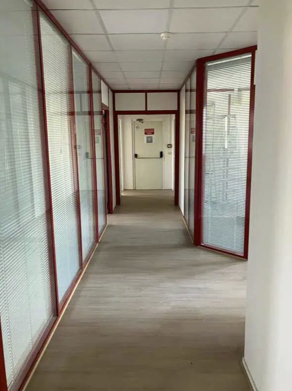 Office in Colombes for lease Interior Photo- Image 1 of 4