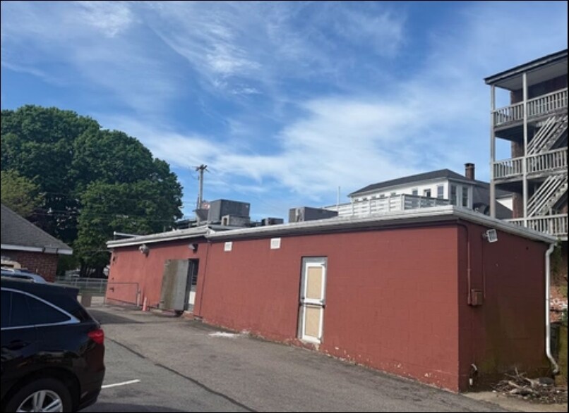 1086 Washington St, Norwood, MA à vendre - Photo du bâtiment - Image 1 de 11