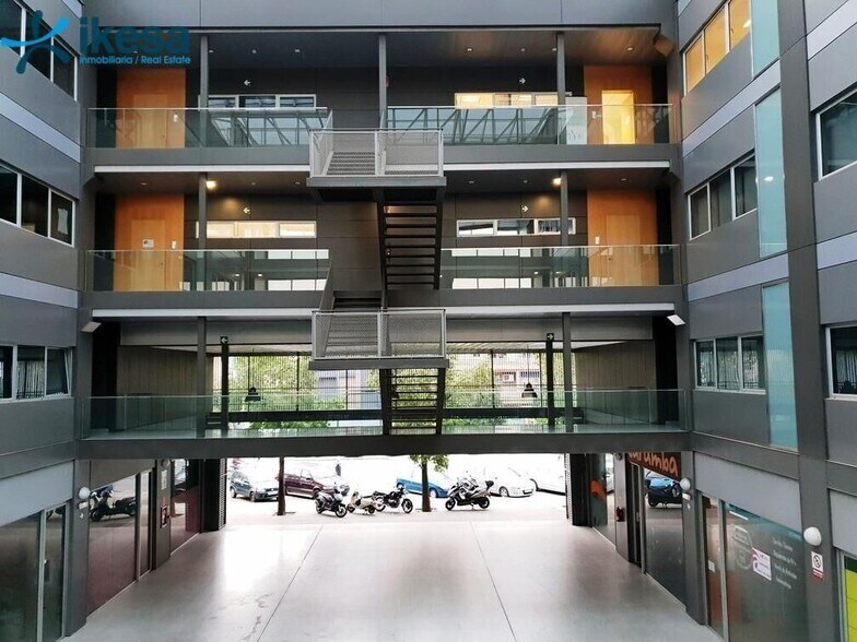 Retail in SEVILLA, Sevilla for sale - Building Photo - Image 3 of 3