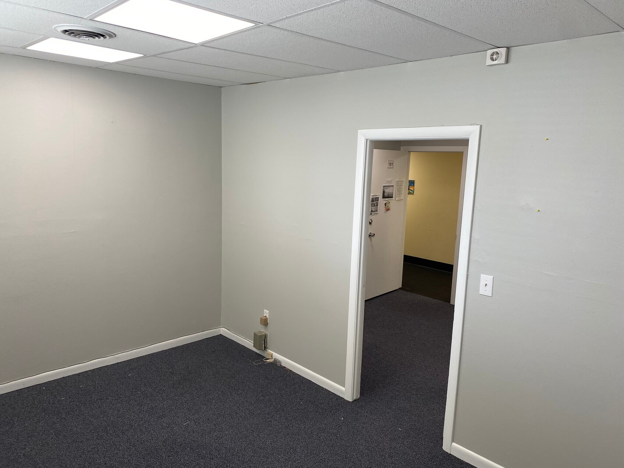 1100 New Britain Ave, West Hartford, CT for lease Building Photo- Image 1 of 4