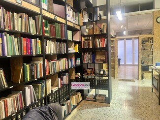 Plus de détails pour Multi-résidentiel à vendre