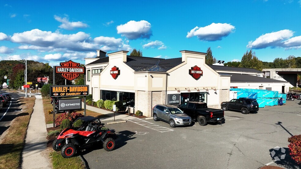 Hot Retail, Harley-Davidson Dealership portefeuille de 2 propriétés à vendre sur LoopNet.ca - Vidéo sur l’inscription commerciale - Image 2 de 22