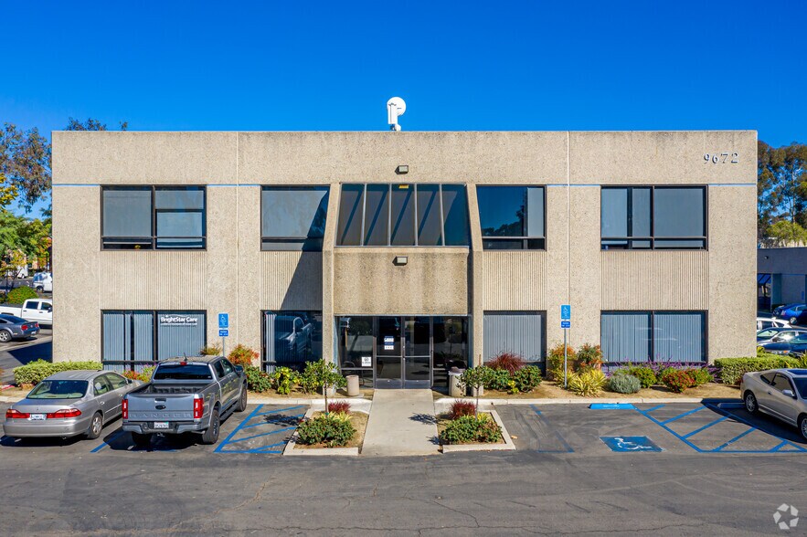 9672 Via Excelencia, San Diego, CA à louer - Photo du bâtiment - Image 2 de 5