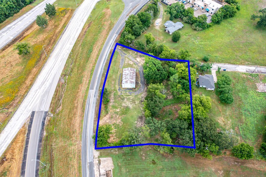 1021 Grove st, Kaufman, TX à vendre - Photo du bâtiment - Image 3 de 19