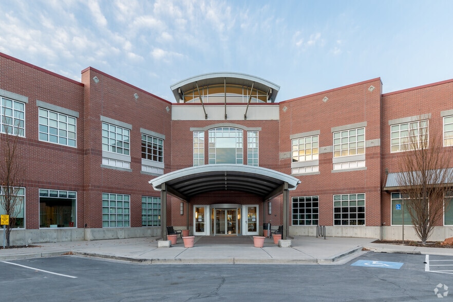 126 W Sego Lily Dr, Sandy, UT for lease - Building Photo - Image 3 of 6