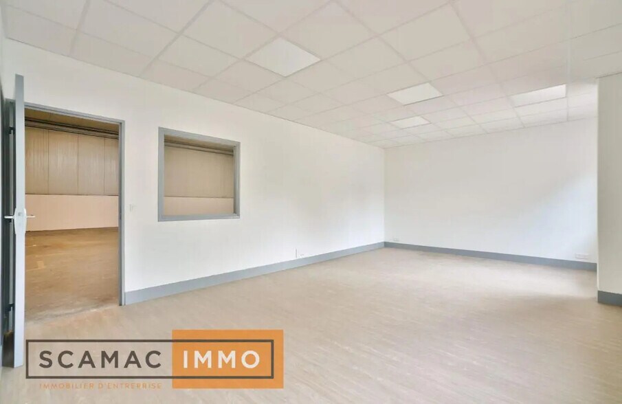 Bureau dans Évry-Courcouronnes à louer - Photo intérieure - Image 2 de 3